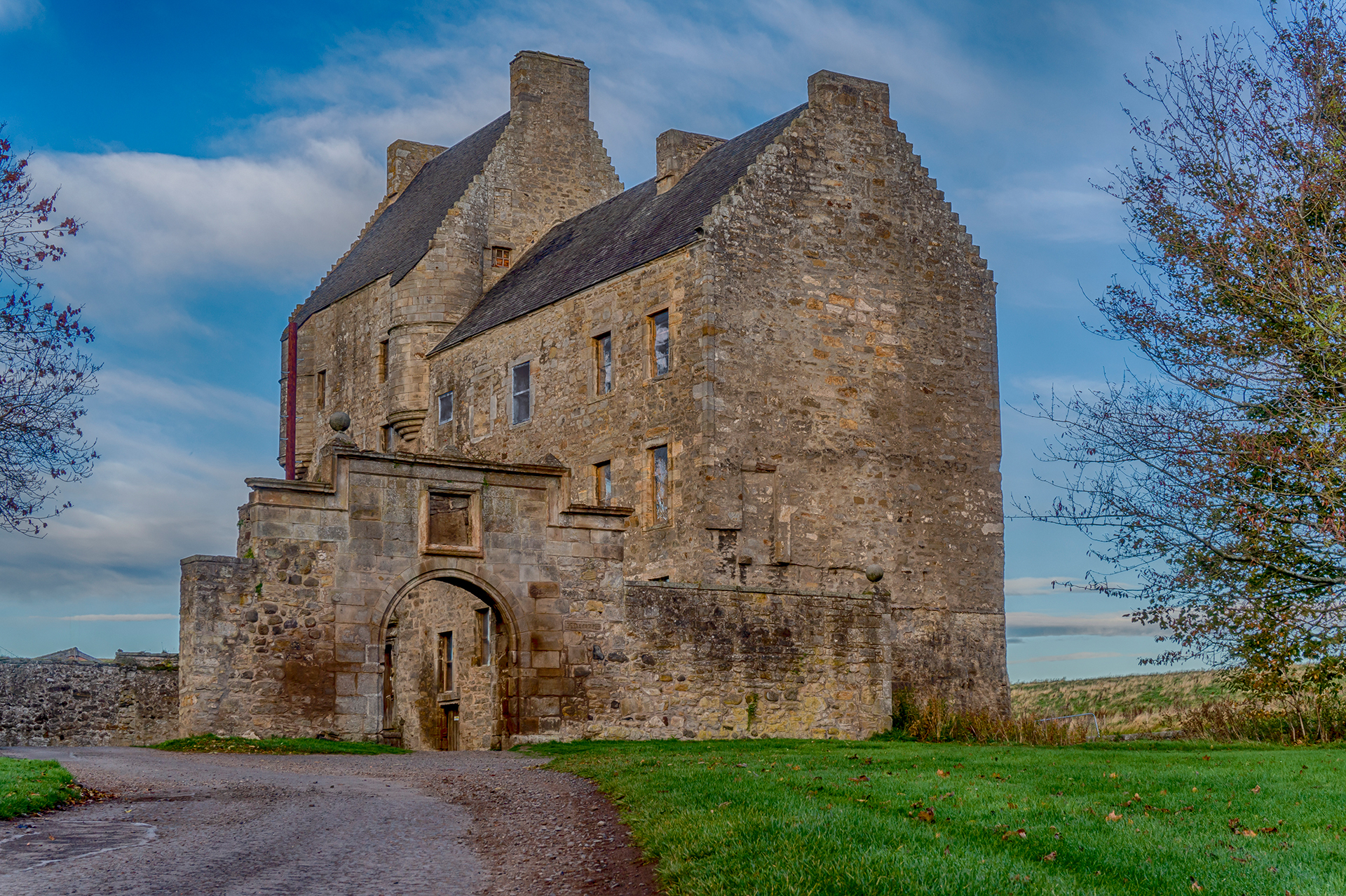 This is Midhope Castle, West Lothian, better known as Outlander's Lallybroch. This is Midhope Castle, West Lothian, better known as Outlander's Lallybroch.