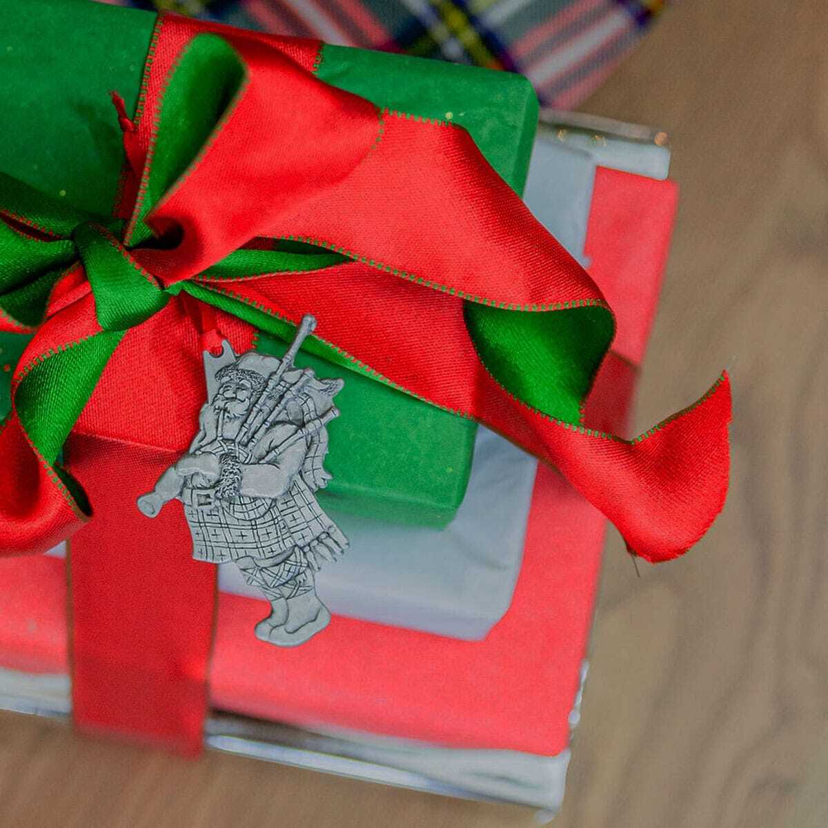 Bagpiping Santa Ornament