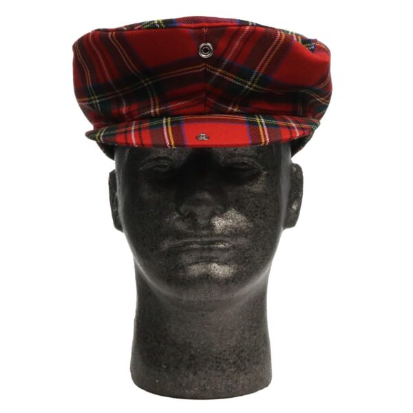 A mannequin wearing a Stewart Royal Modern Tartan Driving Cap.