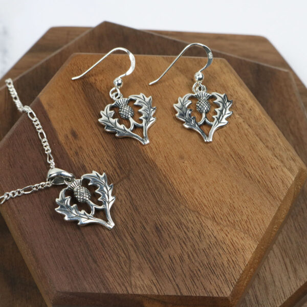 Scottish thistle necklace and earrings set. -> Scottish Thistle Necklace and Earrings Set.