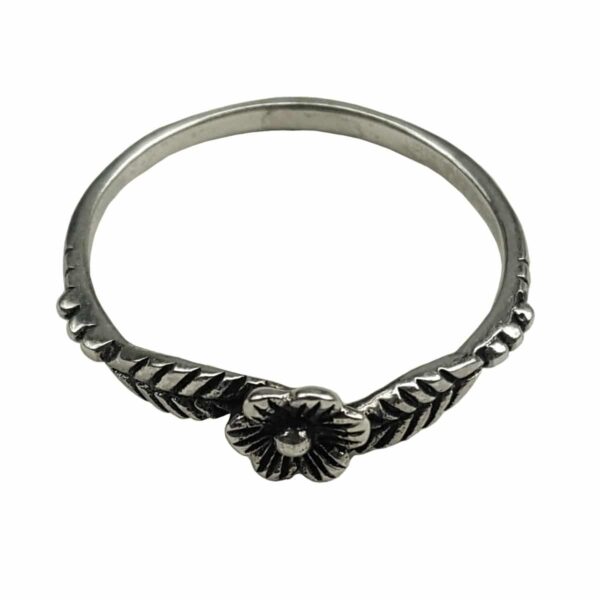A Small Flower and Leaves Silver Ring featuring a delicate silver design.