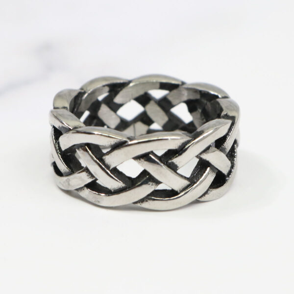 An Interlacing Endless Knot Ring with a Celtic design.